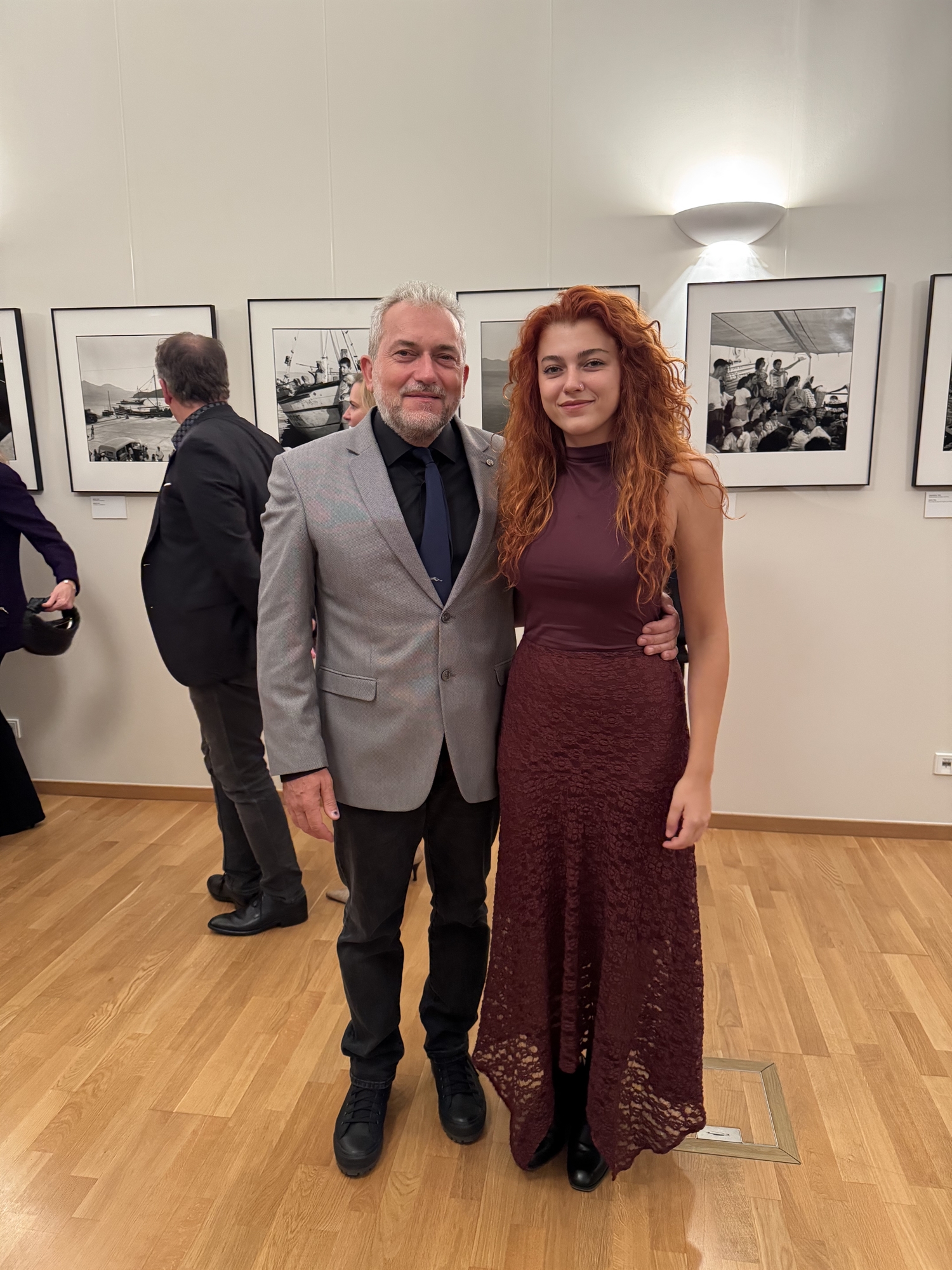 Οι φωτογραφίες του Ρόμπερτ Μακέιμπ φέρνουν το θέρος στο φθινοπωρινό Βερολίνο-3