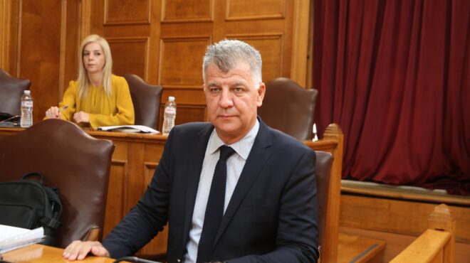 οπεκεπε-ο-μυλωνάκης-θέτει-εαυτόν-στη-δ-563842447