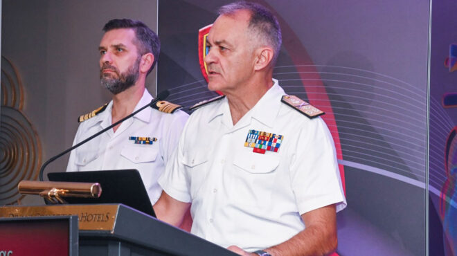 πολεμικό-ναυτικό-σε-συντονισμό-με-ουά-563867788