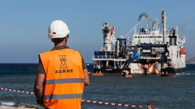 οι-αιτίες-της-διαμάχης-για-το-καλώδιο-563853112