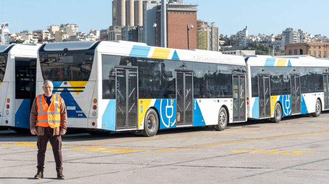 μειώνεται-και-γερνάει-το-προσωπικό-τω-563895943