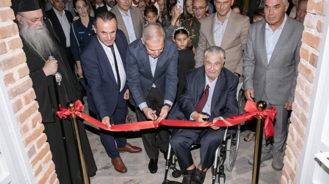 λαμπρά-εγκαίνια-για-το-μουσείο-φωτογρ-563844343