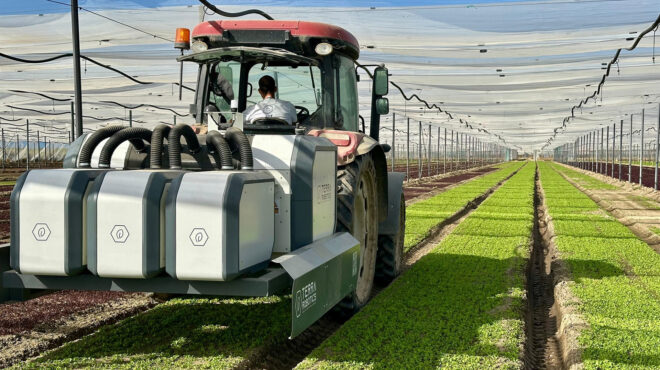 startup-καίει-τα-ζιζάνια-στις-καλλιέργειες-μ-563849998