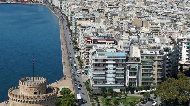 στις-5-555-οι-νέες-άδειες-διαμονής-για-χρυ-563867590