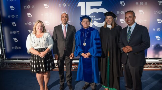 150-κεριά-για-το-αμερικανικό-κολλέγιο-ελ-563854660