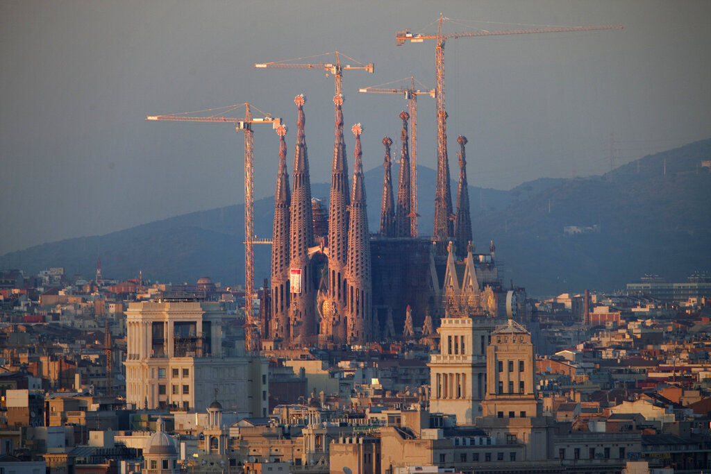 Η Σαγράδα Φαμίλια «ψήλωσε» και είναι πια η ψηλότερη εκκλησία του κόσμου-2
