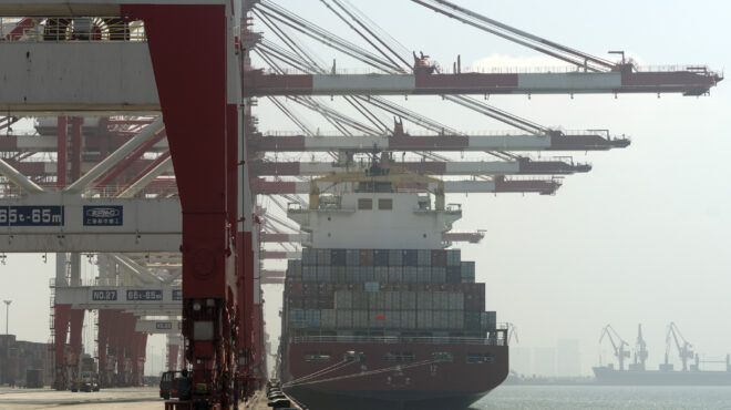 το-πεκίνο-επιβάλλει-ειδικά-λιμενικ-563859751