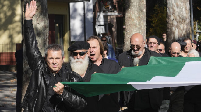 ιταλία-περίπου-χίλιοι-νοσταλγοί-του-μ-563888956