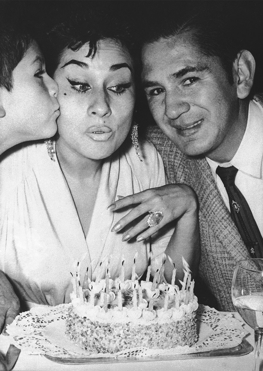 Οταν ήχησε η φωνή της Ιμα Σουμάκ-1