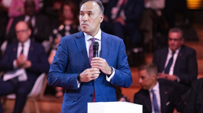 μαρκ-τέιτουμ-μιλάμε-και-με-ελληνικές-563879707