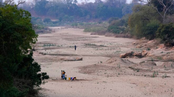 φτώχεια-και-κλιματικές-απειλές-διπλ-563872471