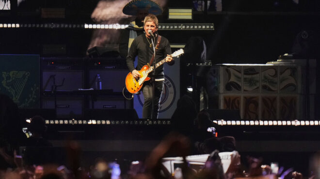 βρετανία-η-σπασμένη-κιθάρα-του-νόελ-γκ-563886598