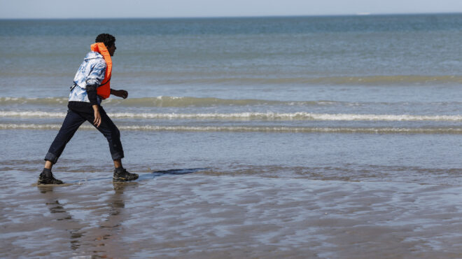μετανάστης-που-απελάθηκε-στη-γαλλία-μ-563881480