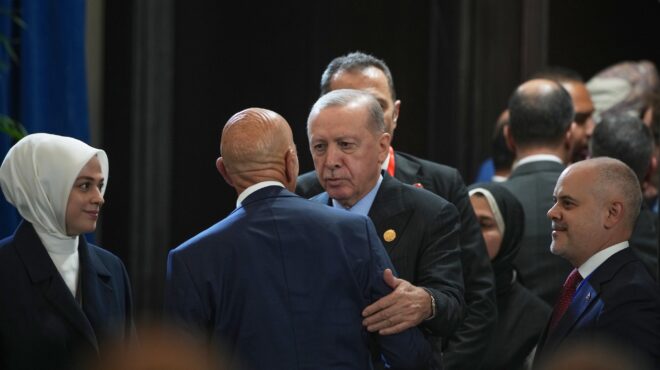 τουρκία-υπό-κρατικό-έλεγχο-πάνω-από-1-000-ι-563868313