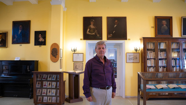 «10.000 σπάνια βιβλία χρειάζονται άμεση φροντίδα»-1