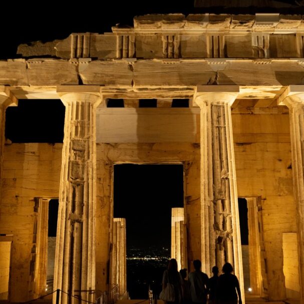 οι-σταρ-ψηφίζουν-πριβέ-ξενάγηση-στη-563859802