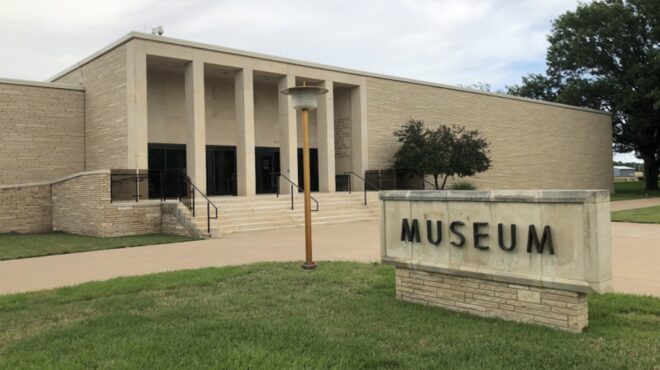 ηπα-απομάκρυνση-διευθυντή-μουσείου-π-563846884