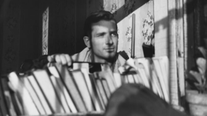 λίγο-ακόμα-on-the-road-563883277