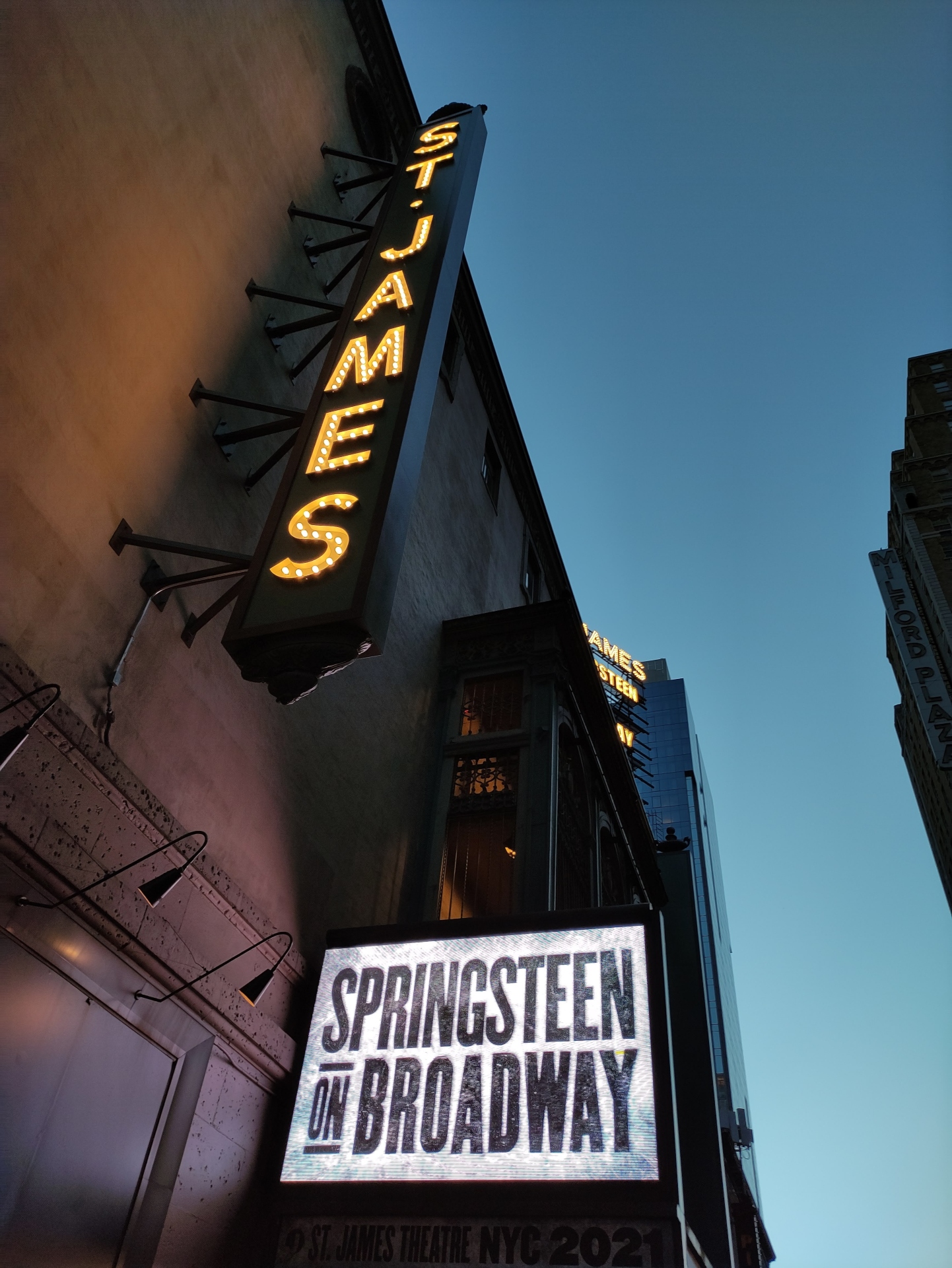 «Nα βρέχει καταρρακτωδώς, να ρίχνει χαλάζι, και κανείς από τους 60.000 θεατές να μην κουνιέται από τη θέση του»-1