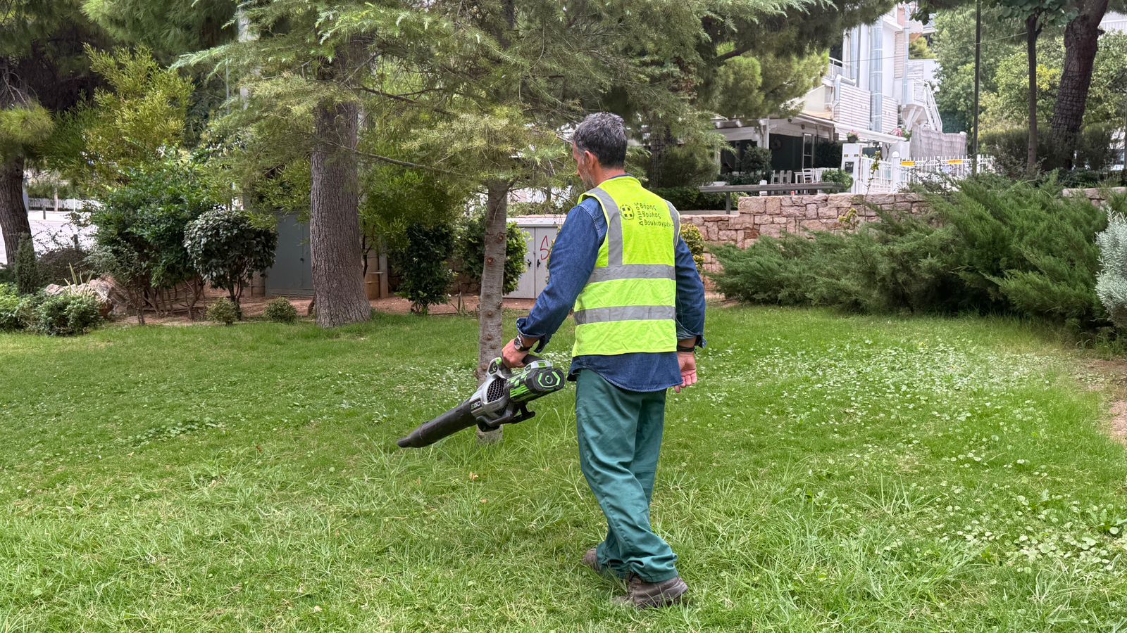 Το μαρτύριο του φυσητήρα στα βόρεια προάστια-1