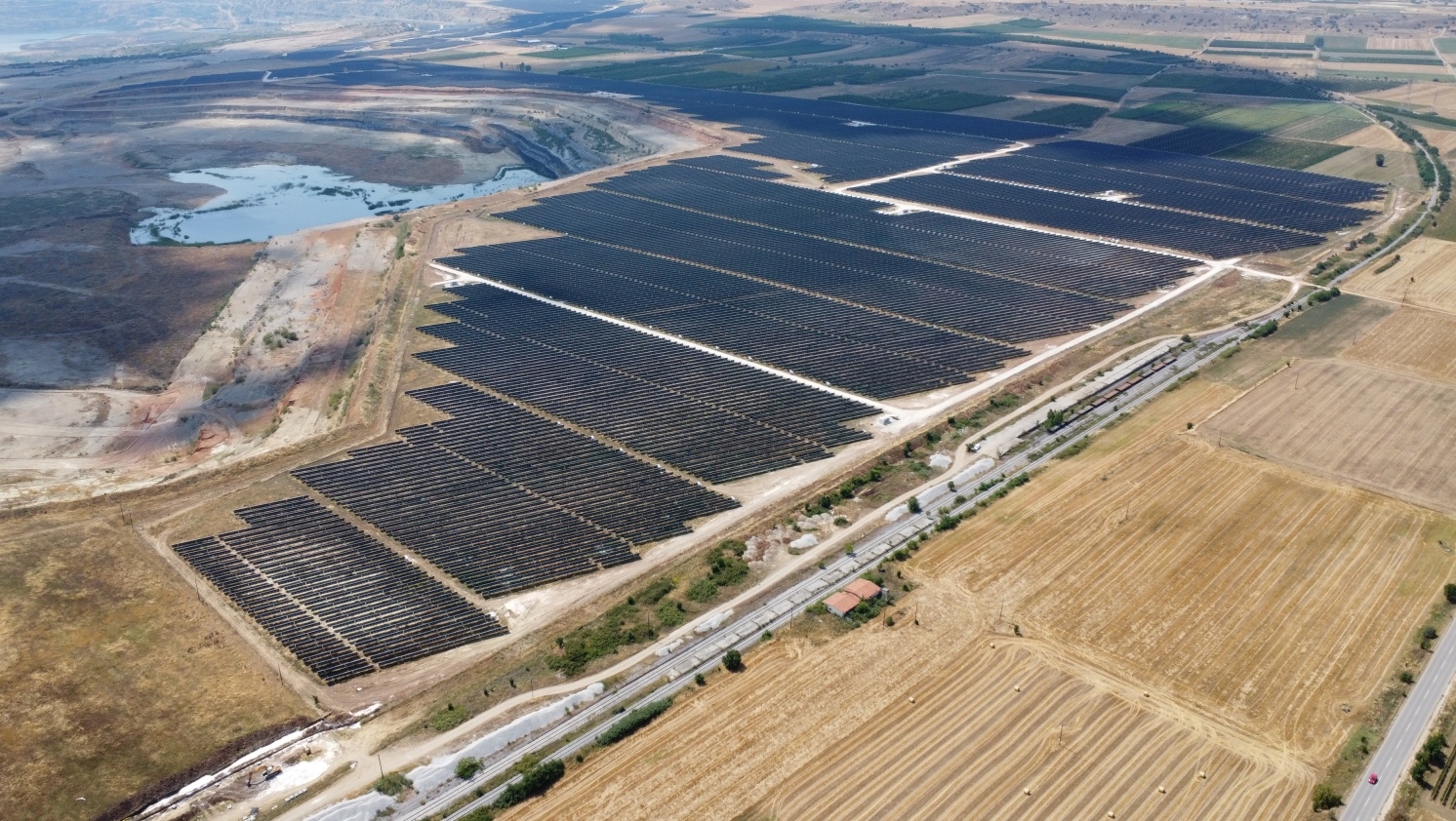 Όμιλος ΔΕΗ: Στο 90% η κατασκευή των φωτοβολταϊκών ισχύος 2,13 GW στη Δυτική Μακεδονία-3