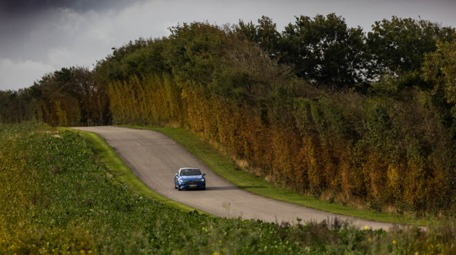 οδηγούμε-τη-μercedes-cla-eq-technology-στο-πλαίσιο-του-tannistest-τη-563896090