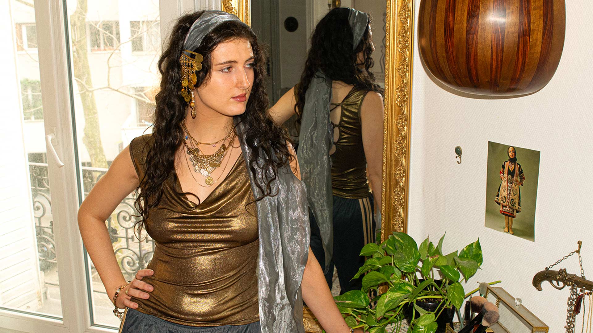 Μια συζήτηση με τη Melina, την Ελληνογαλλίδα τραγουδίστρια που έγινε viral-1