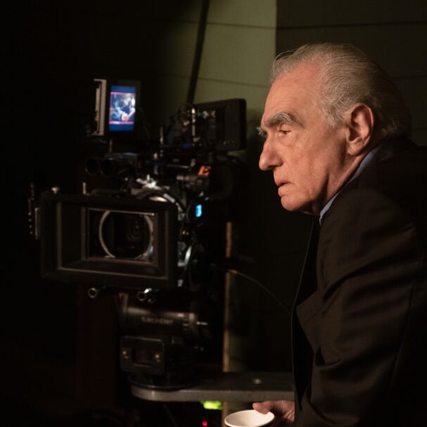 από-εδώ-ο-μάρτιν-και-από-εδώ-ο-κύριος-σκ-563877025