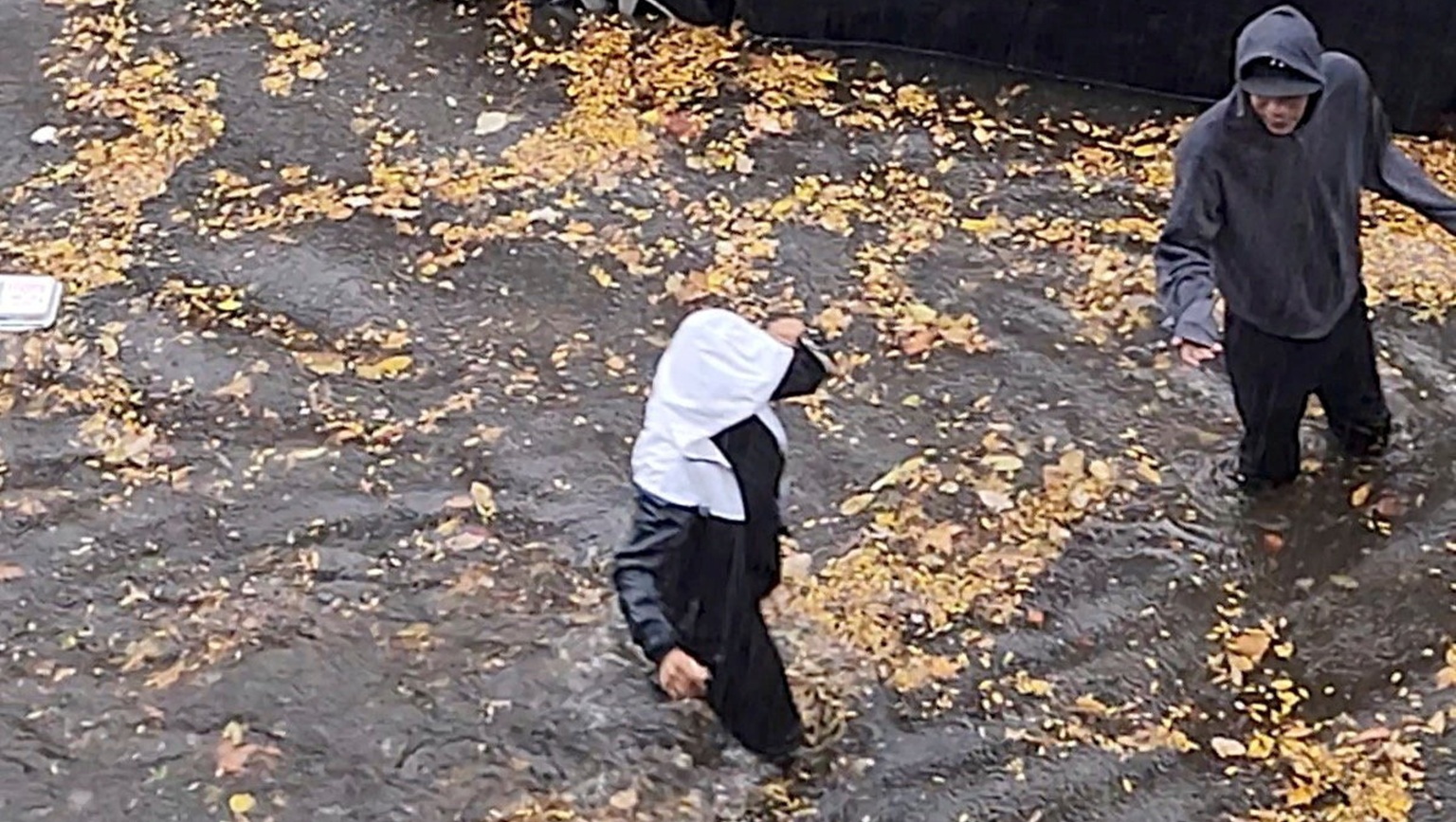 Νέα Υόρκη: Δύο νεκροί σε πλημμυρισμένα υπόγεια εν μέσω καταρρακτώδους βροχής-1