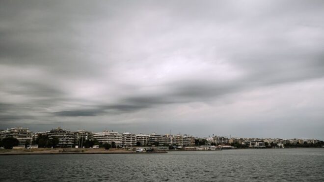καιρός-με-βροχές-και-καταιγίδες-ξεκιν-563851234