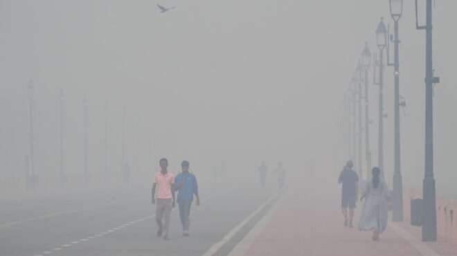 ινδία-πυκνό-νέφος-τύλιξε-το-νέο-δελχί-ε-563879029