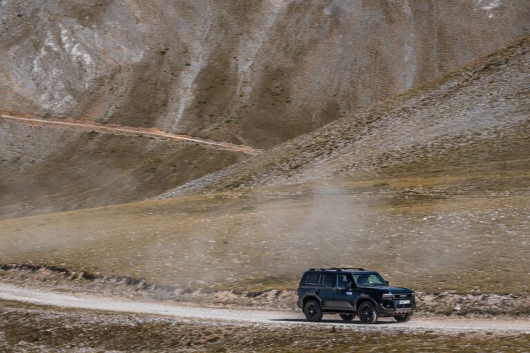 Οδοιπορικό στον Όλυμπο με τα Defender 110 και Toyota Land Cruiser 250-10