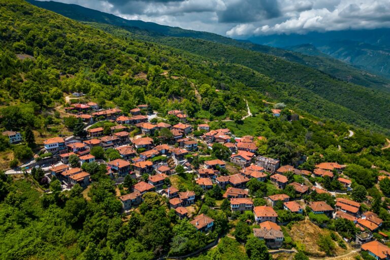 Οδοιπορικό στον Όλυμπο με τα Defender 110 και Toyota Land Cruiser 250-22