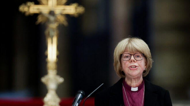 σάρα-μαλάλι-η-πρώτη-γυναίκα-στην-ηγεσί-563847274