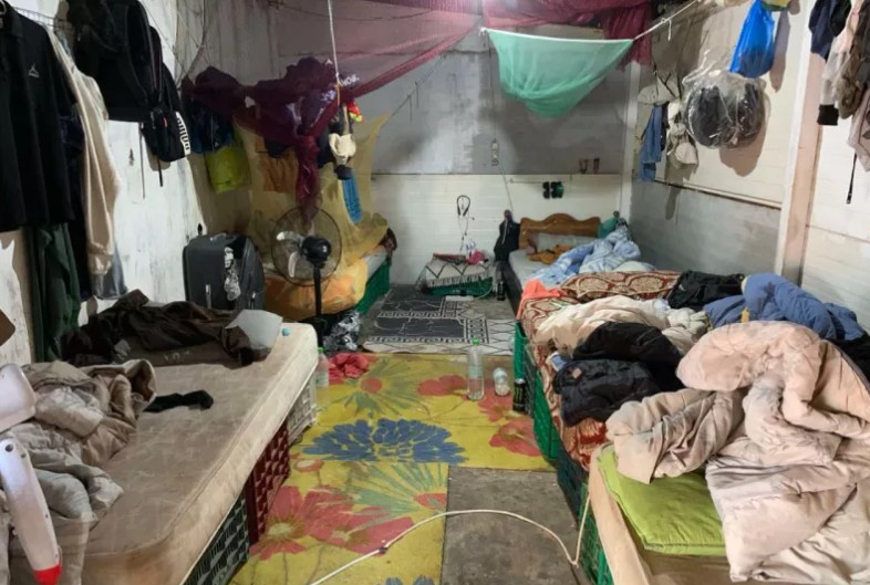 Εικόνες από την επιχείρηση της ΕΛ.ΑΣ. για την εξάρθρωση κυκλώματος που εκμεταλλευόταν αλλοδαπούς εργάτες-5