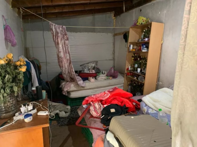 Εικόνες από την επιχείρηση της ΕΛ.ΑΣ. για την εξάρθρωση κυκλώματος που εκμεταλλευόταν αλλοδαπούς εργάτες-3