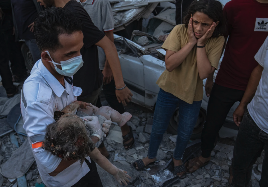 Γάζα: Η φρίκη του πολέμου μέσα από τον φακό μιας φωτορεπόρτερ του AP-3