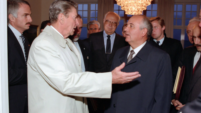 σαν-σήμερα-11-οκτωβρίου-1986-συνάντηση-ρί-563860315