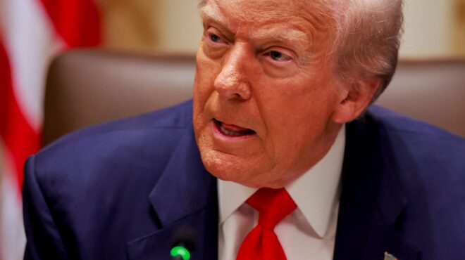 τραμπ-διάταγμα-για-την-πληρωμή-στρατι-563868799