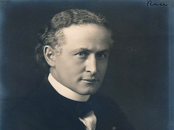 σαν-σήμερα-24-οκτωβρίου-1926-ο-χάρι-χουντί-563883793