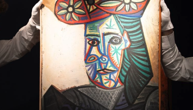 στο-σφυρί-πίνακας-του-πικάσο-στο-παρ-563885947