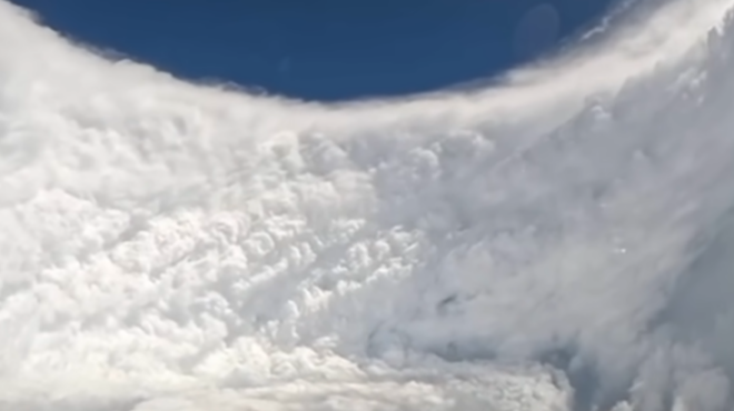 μοναδικές-εικόνες-κυνηγοί-τυφώνων-στ-563892445