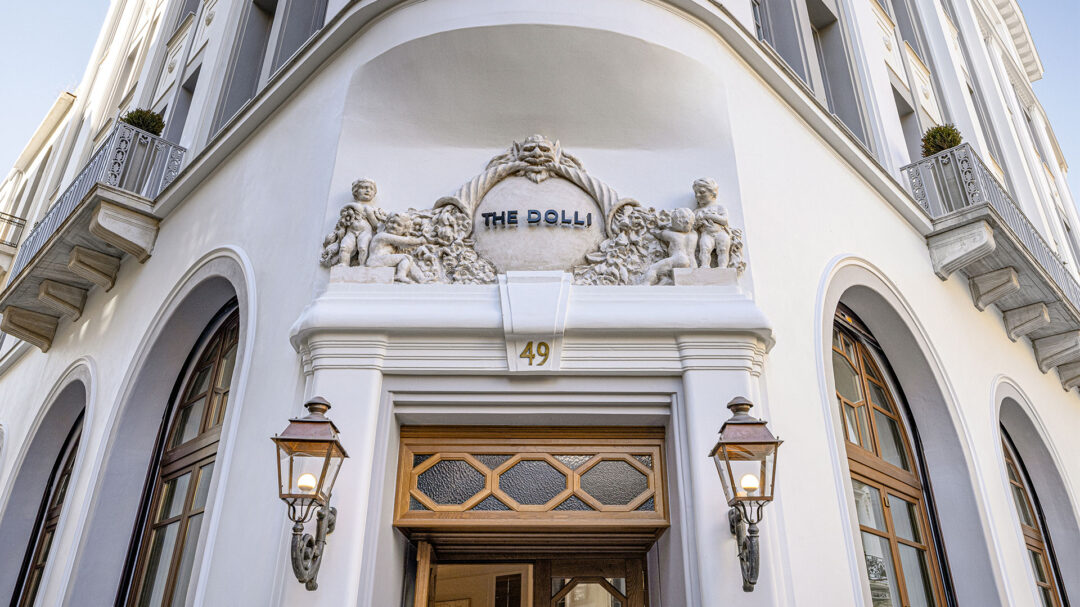 το-ξενοδοχείο-που-φωτίζει-τη-νέα-εποχή-563892355