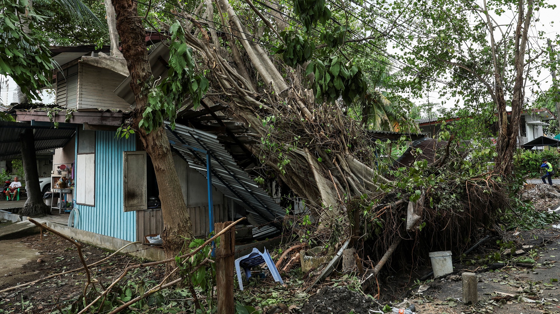 Ταϊλάνδη: Τουλάχιστον 22 νεκροί από πλημμύρες που προκάλεσαν οι σφοδρές βροχοπτώσεις-1
