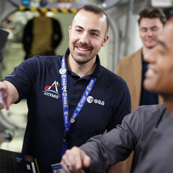 επάγγελμα-εκπαιδευτής-αστροναυτών-563858539