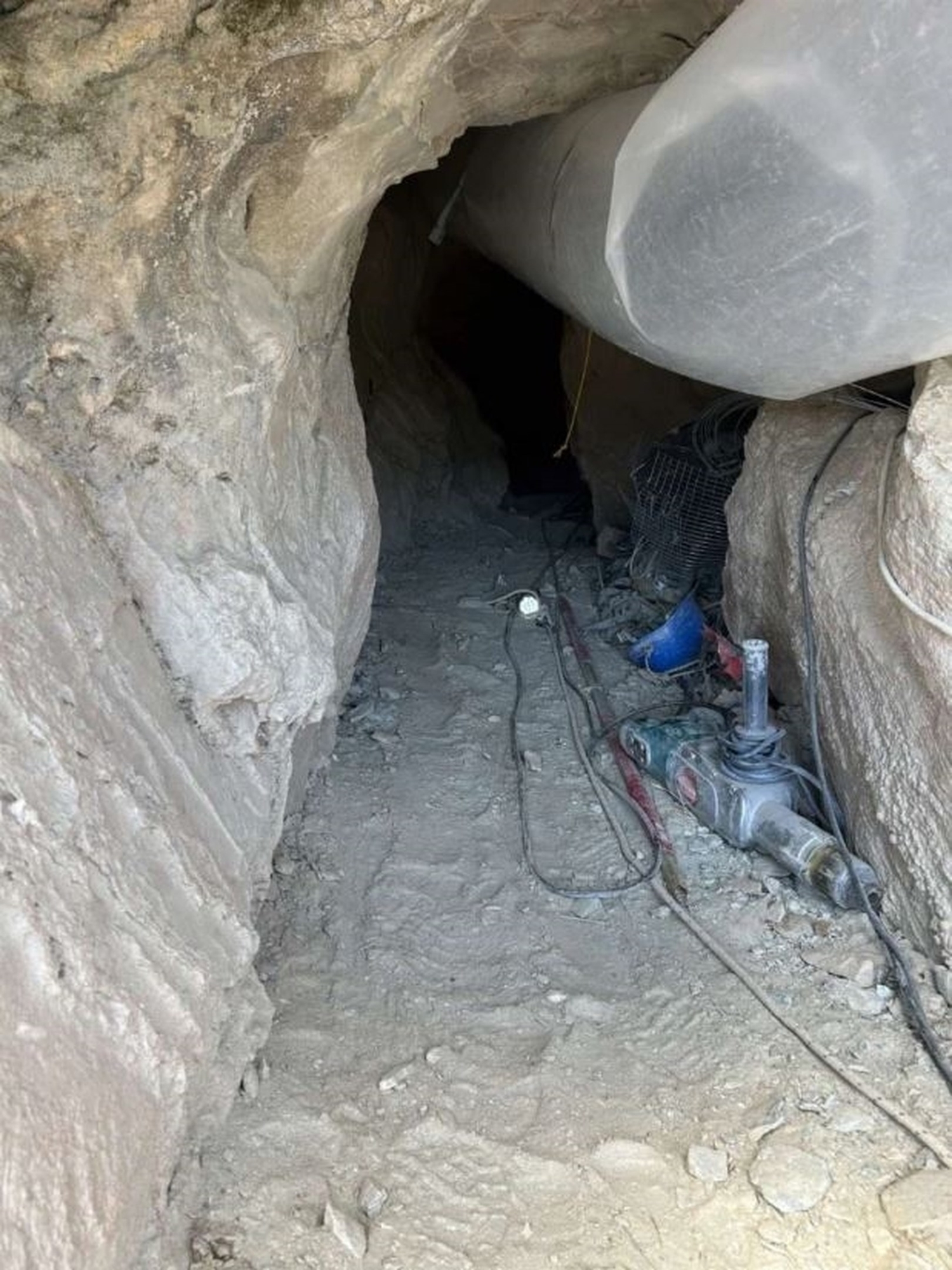 Στo κυνήγι του θησαυρού με ψεύτικους χάρτες-1