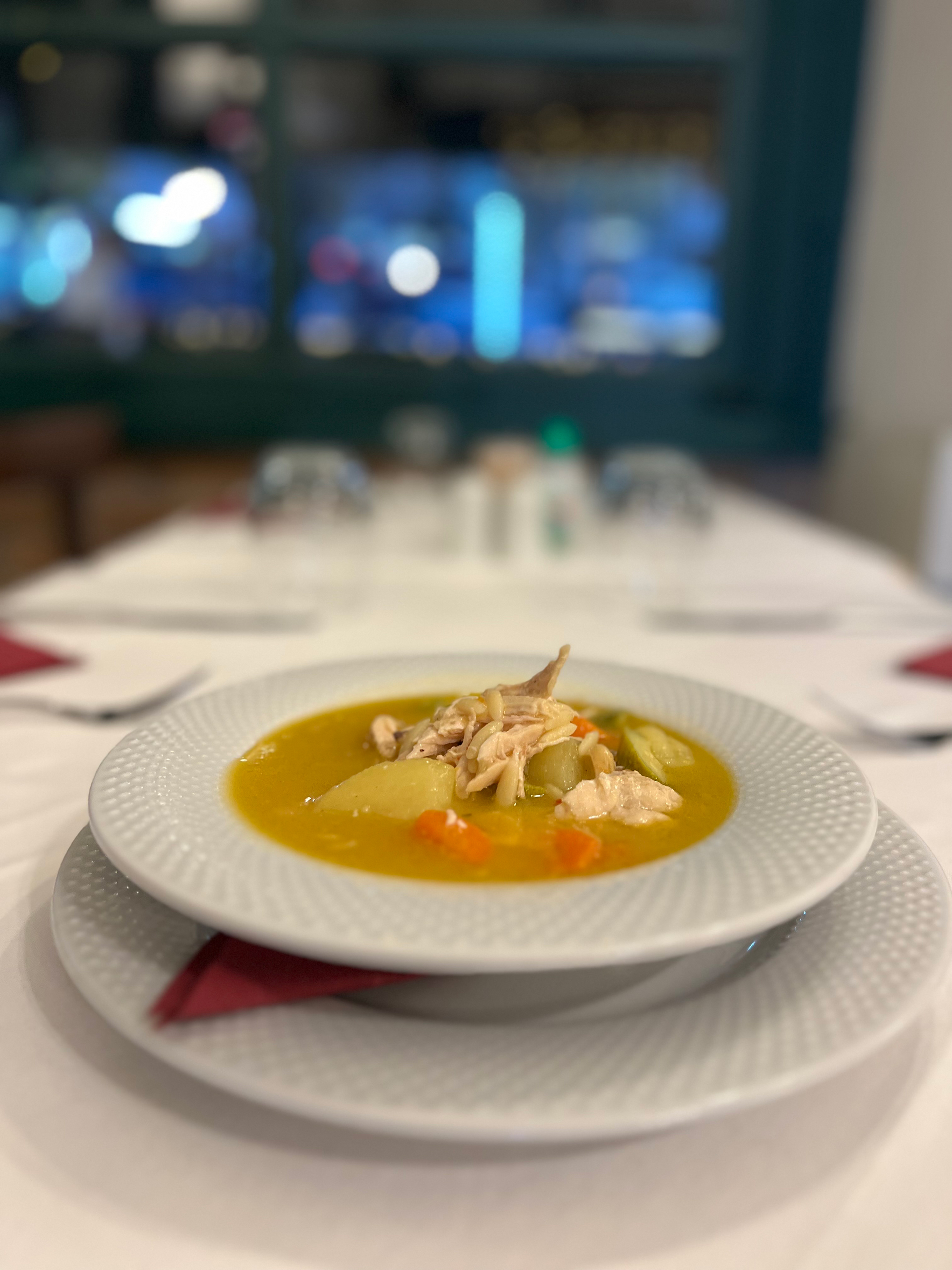 Το μαγειρείο του Κολωνακίου που επιμένει ελληνικά εδώ και 90 χρόνια-4