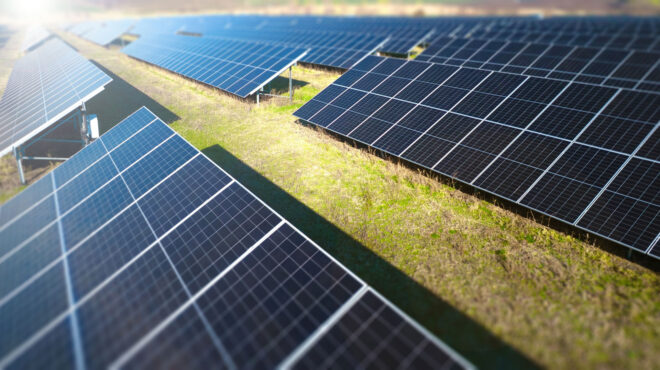 αντιμέτωπη-με-διπλή-απειλή-η-επανάστ-563878996