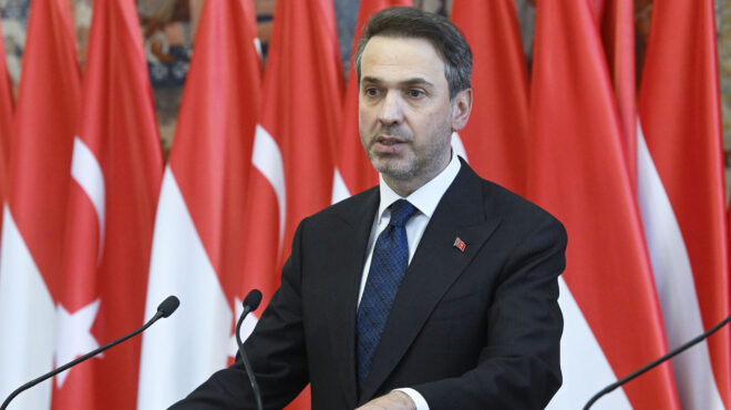 εντός-και-εκτός-μπαϊρακτάρ-εις-το-τετρ-563843077