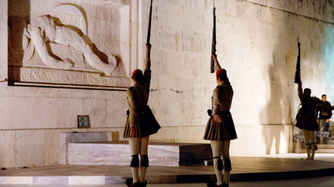 ο-αγνωστος-στρατιώτης-και-οι-στρατηγ-563875588